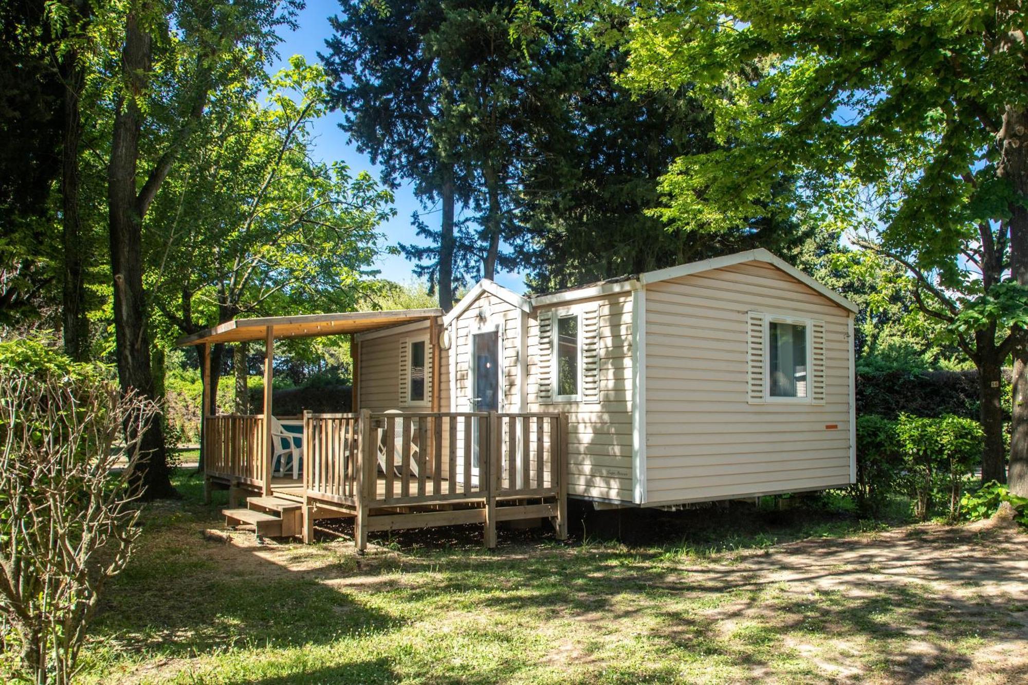 Camping Les Avignon - La Laune Вільнев-лез-Авіньйон Екстер'єр фото