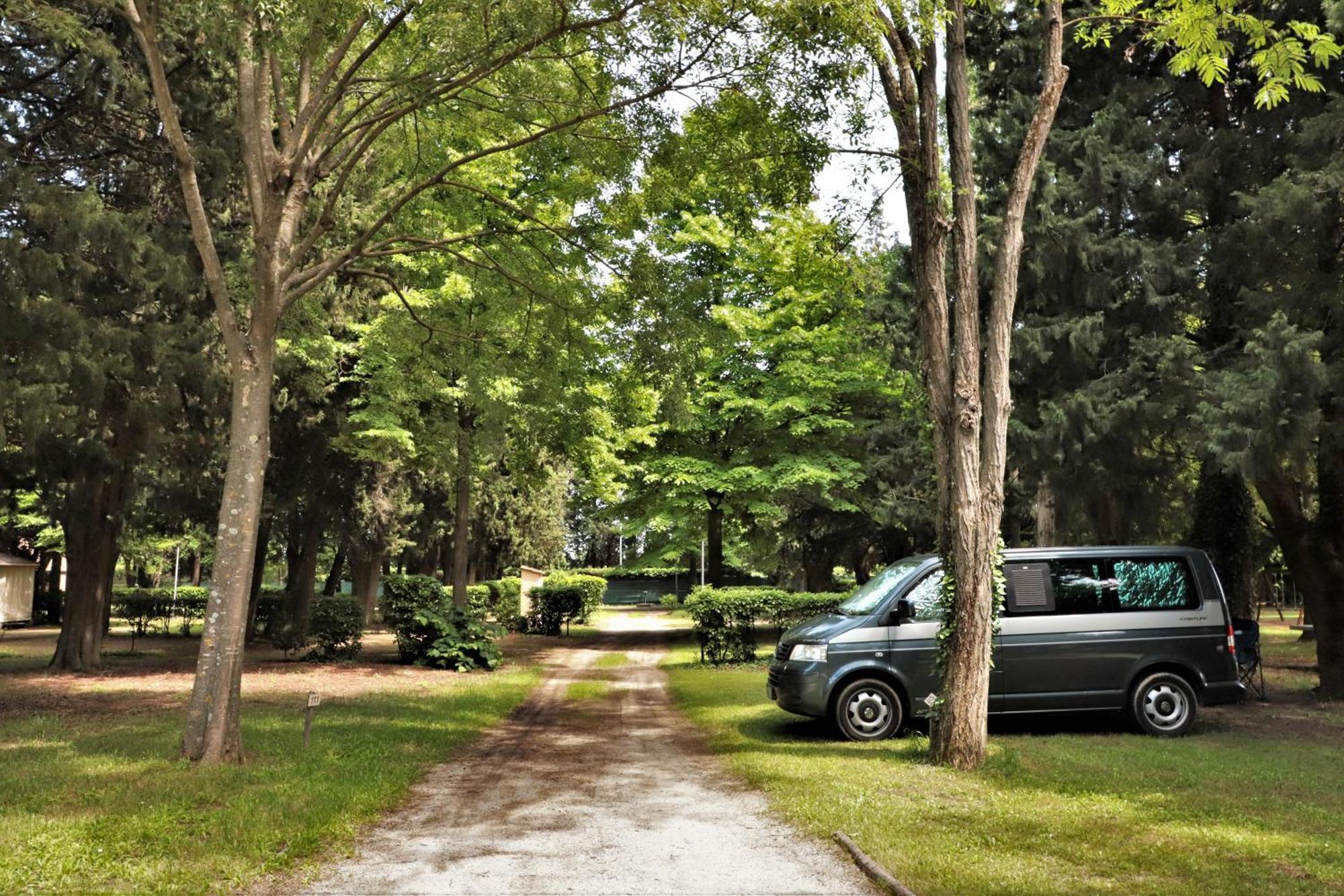 Camping Les Avignon - La Laune Вільнев-лез-Авіньйон Екстер'єр фото